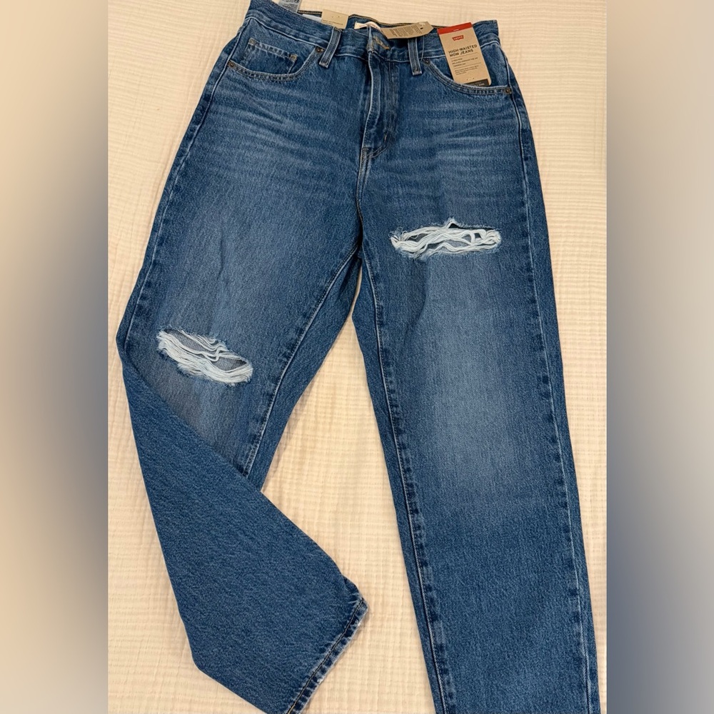 Brand new high waisted Levi jeans